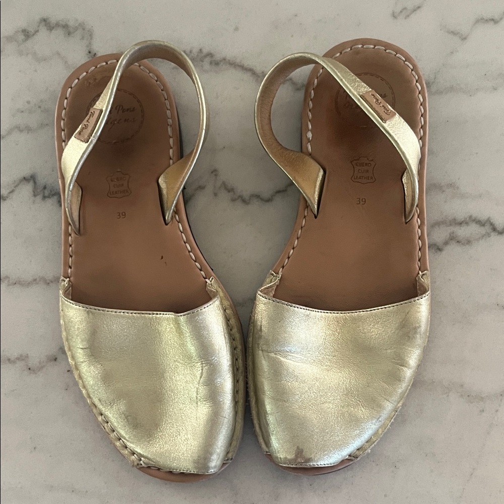 Classic Toni Pons, Gold Leather Women's Sandals